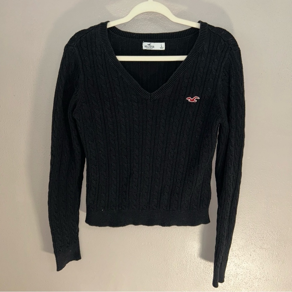Hollister y2k Black Cable Knit V-Neck Sweater w/ embroidery